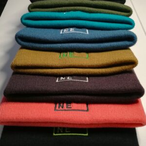 Strickmütze "NEVER ALONE" – Bild 3